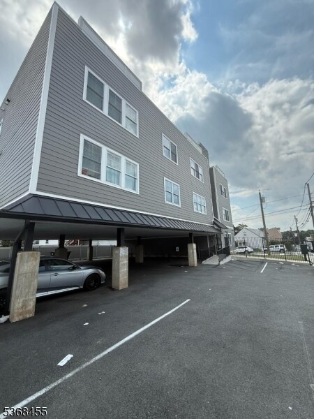 Building Photo - 285 E 17th St