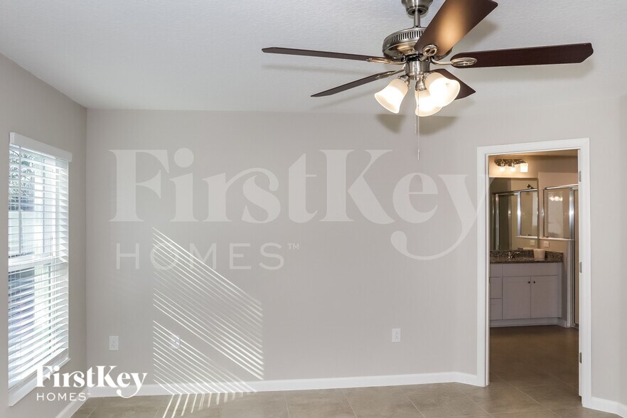 Building Photo - 445 Earhart Dr