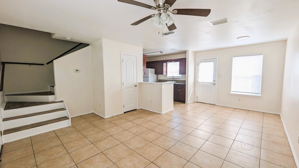 Building Photo - 813 W Arroyo Park Ln