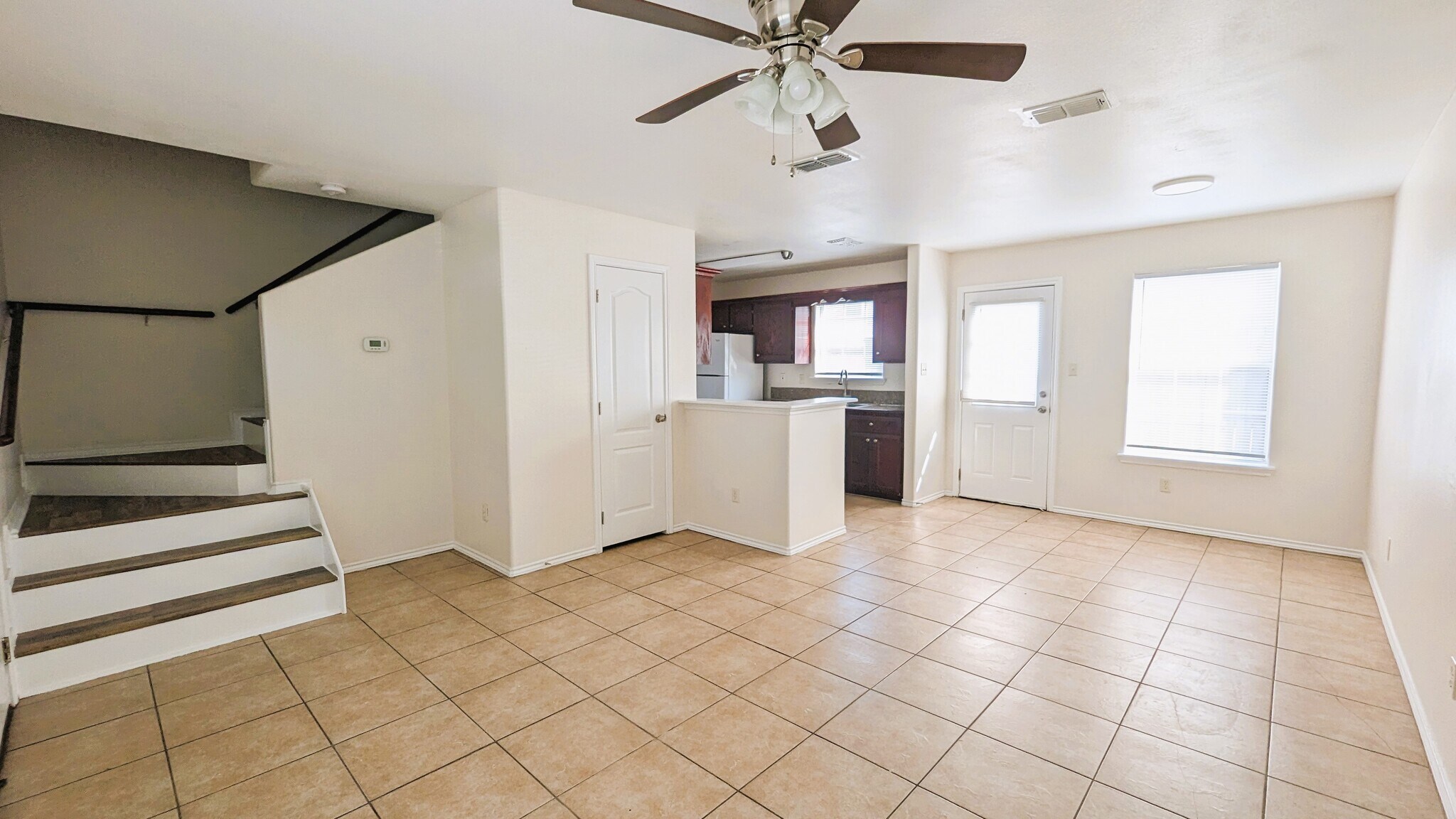 Building Photo - 813 W Arroyo Park Ln