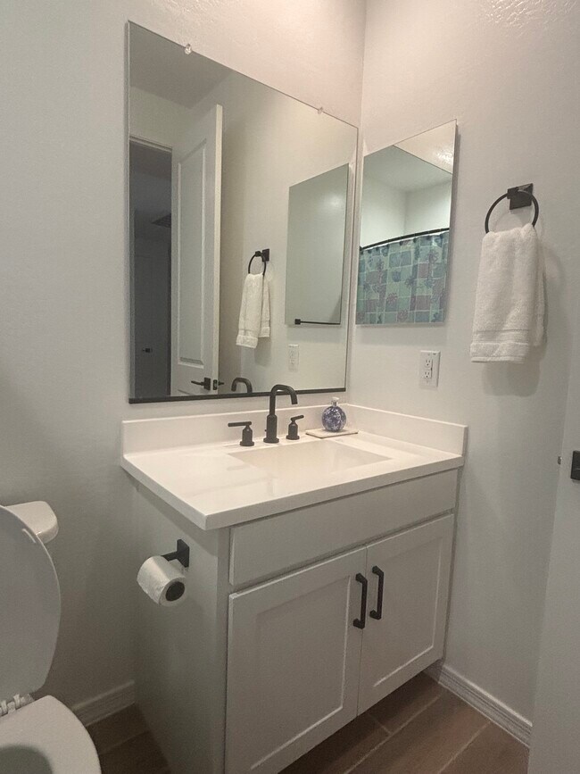 Building Photo - 6057 S Oxley