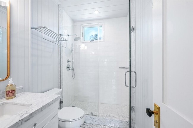 Building Photo - 358 Cliff Dr