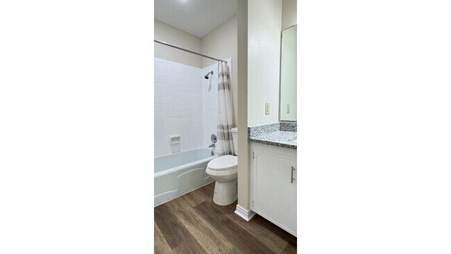 Building Photo - 105 Williamsburg Dr