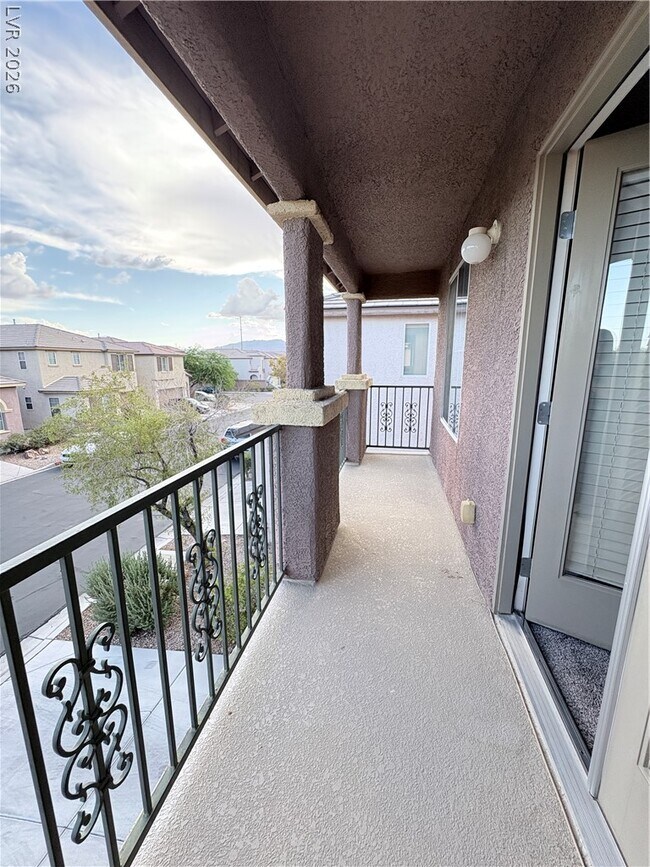 Building Photo - 5014 Golden Antelope Way