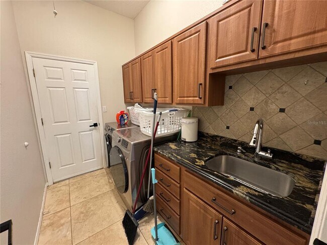 Building Photo - 8731 Tantallon Cir