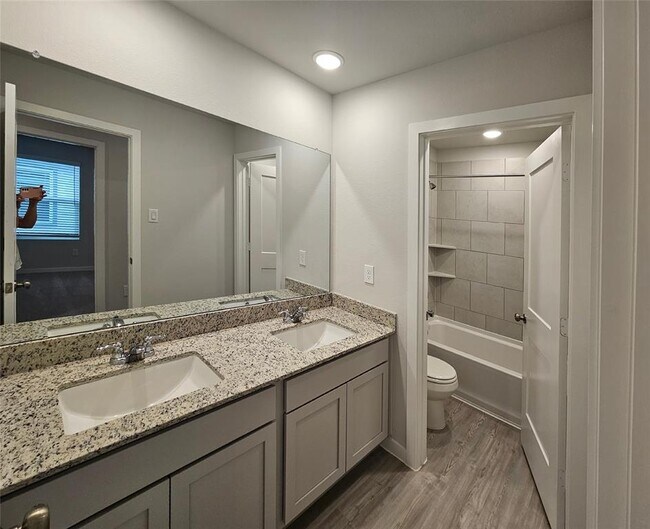 Building Photo - 5823 Quest Valley Dr