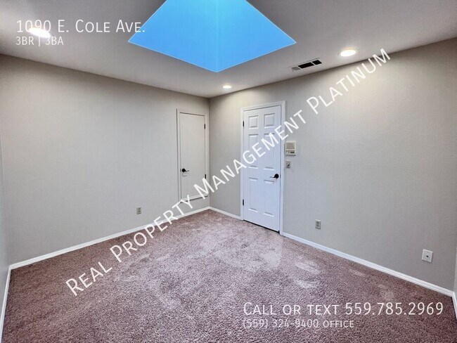 Building Photo - 1090 E Cole Ave