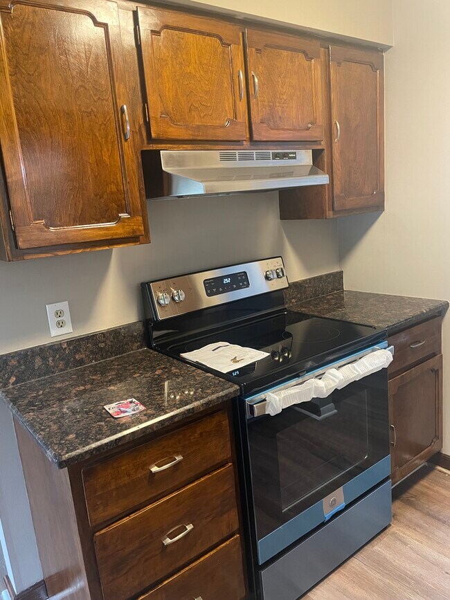 Building Photo - 16222 Howe Rd