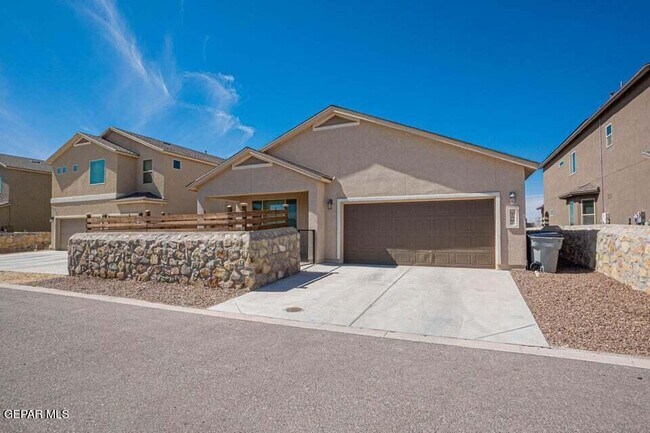 Building Photo - 4828 Ruben Soto