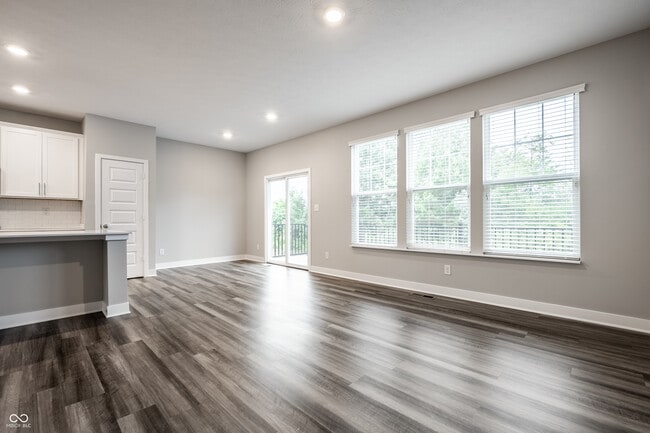 Building Photo - 305 Fairfax Way