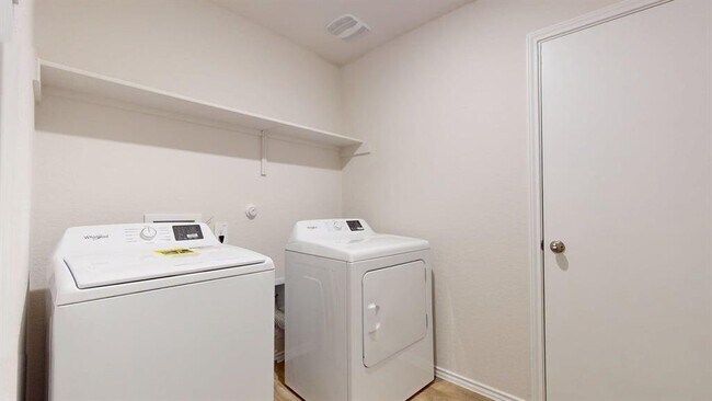 Building Photo - 914 Indian Wy