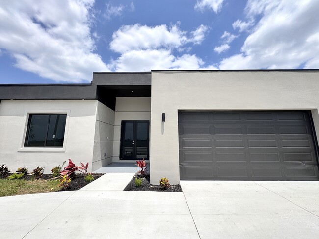 Building Photo - 1247 Kismet Pkwy