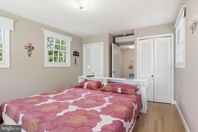 Building Photo - 3221 Coquelin Terrace