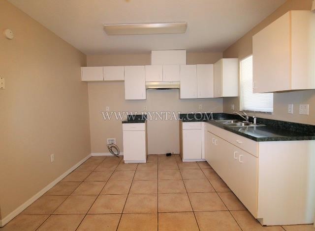 Building Photo - 2311 18th Ave E