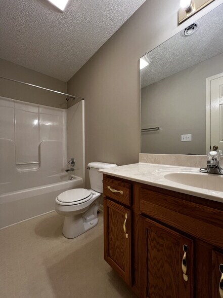 Building Photo - 3427 Poplar Hill