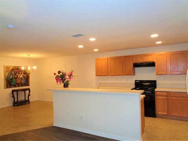 Building Photo - 1636 Pointe W Wy