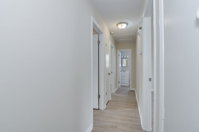 Building Photo - Brick Ranch in Columbia County