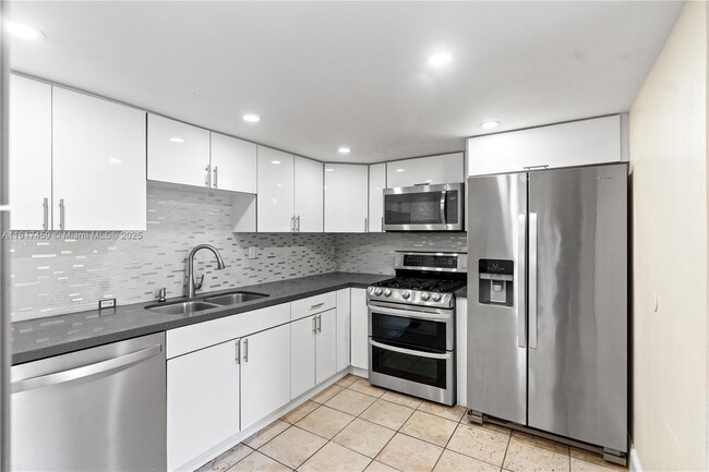 Building Photo - 6241 SW 116th Pl