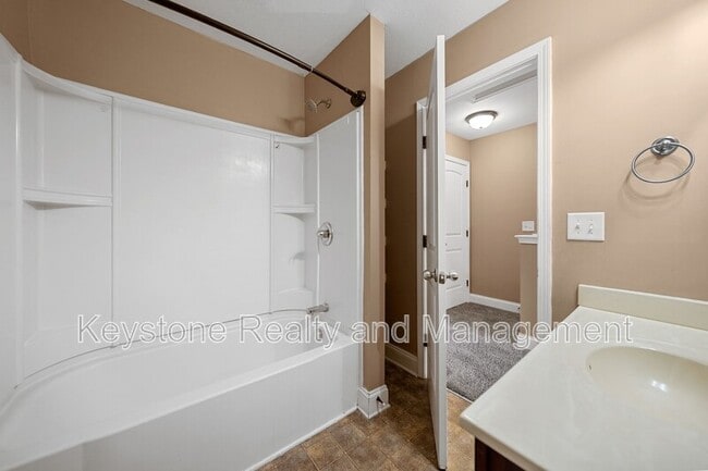 Building Photo - 2296 McCormick Lane