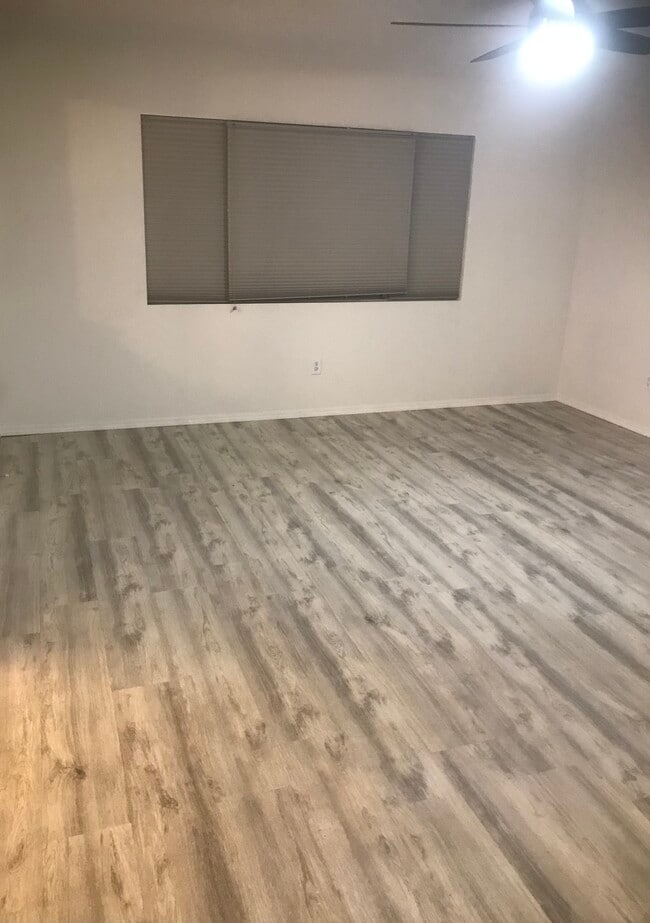 Building Photo - 24437 Tamarisk Ave
