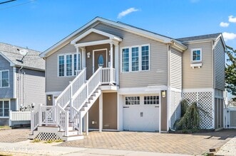 Building Photo - 204 Randall Ave