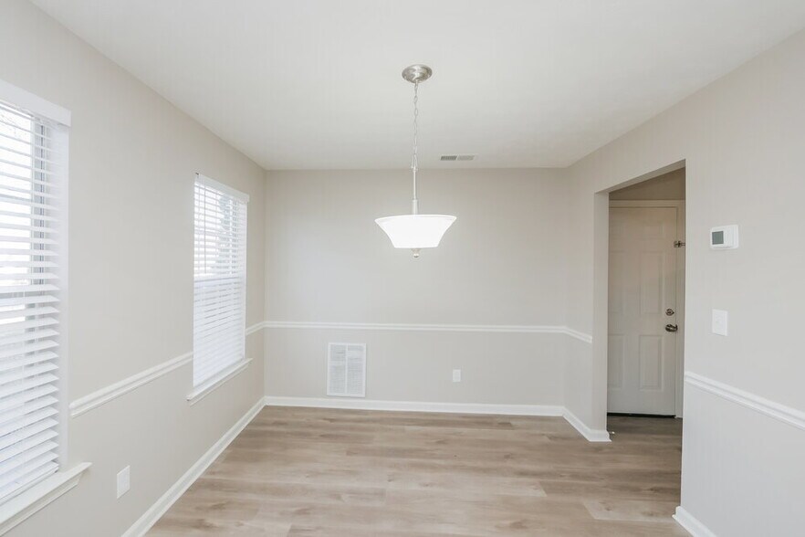Building Photo - 409 Grove Park Dr