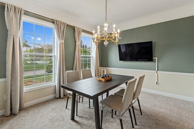 Building Photo - 5173 Claridge Dr