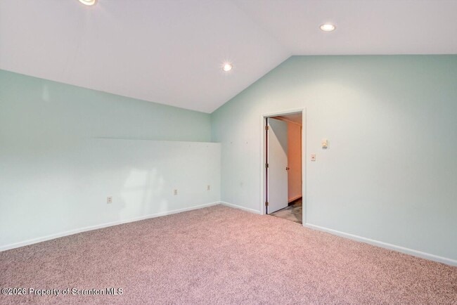 Building Photo - 454 Hickory St