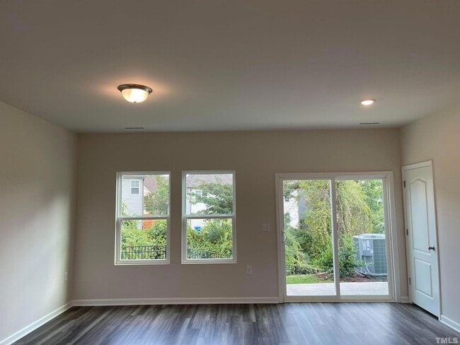 Building Photo - 101 Joneshaven Dr