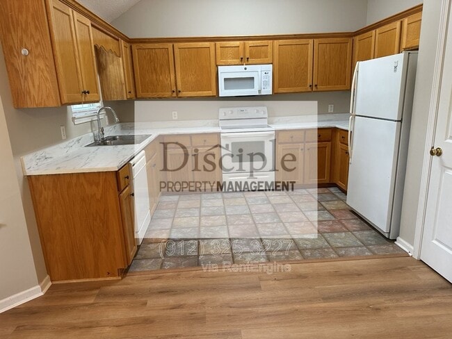Building Photo - 355 Shady Oak Cir
