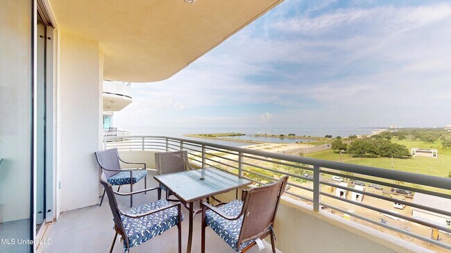 Building Photo - 2060 Beach Blvd