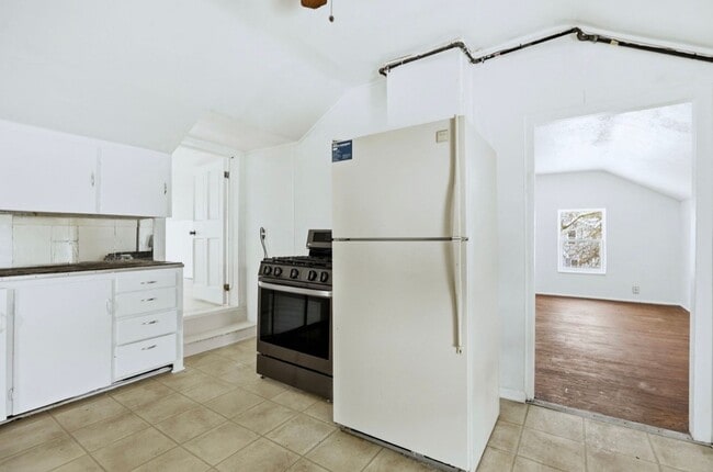 Building Photo - 926 N Porter St