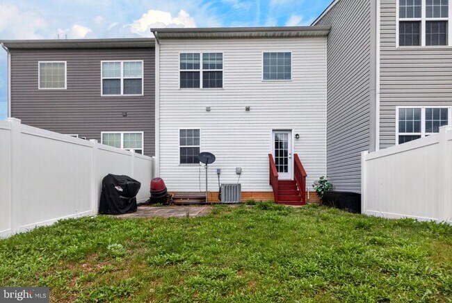 Building Photo - 10382 Lantern Ln