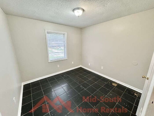 Building Photo - 3353 Elk Point Dr