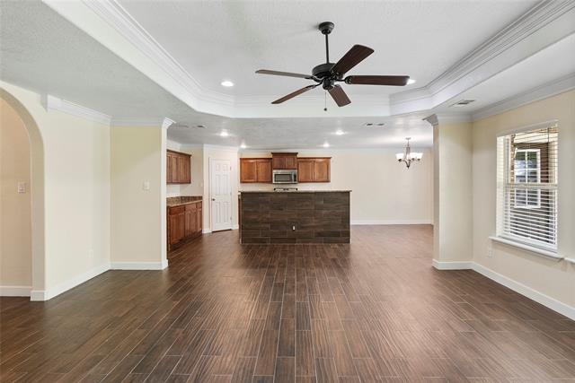 Building Photo - 750 S Valentine Dr