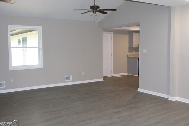 Building Photo - 3793 Rainbow Dr