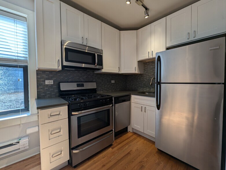 Building Photo - 2430 N Kedzie Blvd