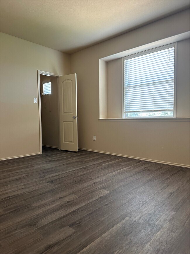 Building Photo - 18319 Amalfi Coast Dr