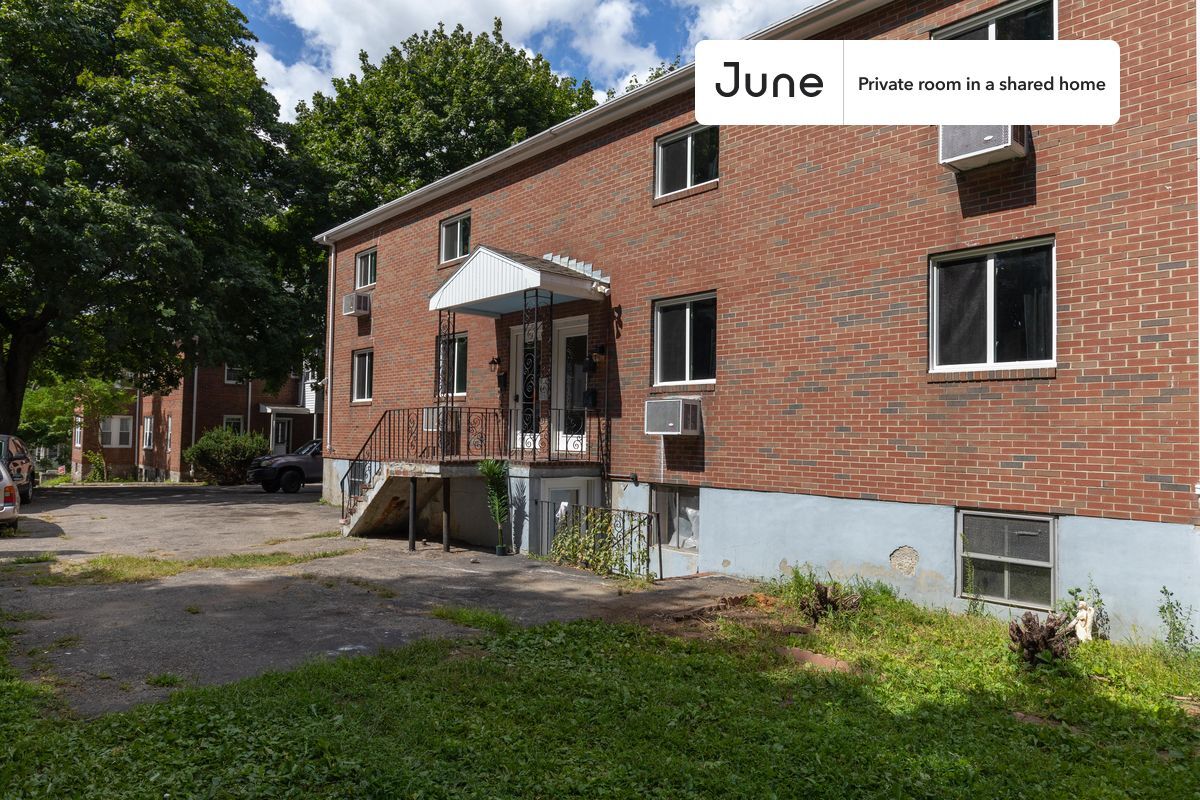 Building Photo - Room in Shared 6 bed/4 bath home in Brighton
