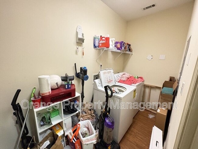 Building Photo - 203 Kelly Rd