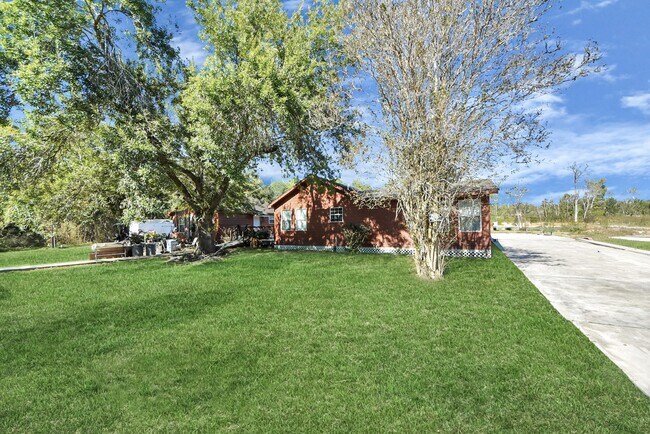 Building Photo - 2510 Delaware Ave