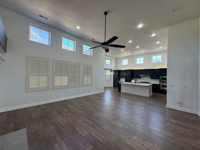 Building Photo - Welcome to the Quail Lake Gated Community!!!