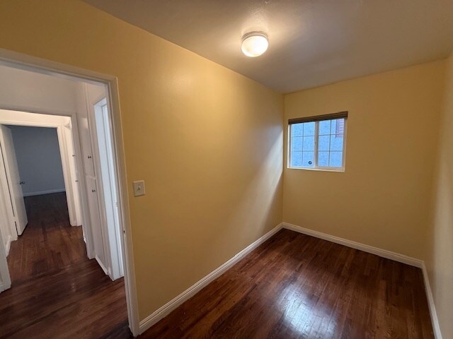 Building Photo - 1427 Centinela Ave