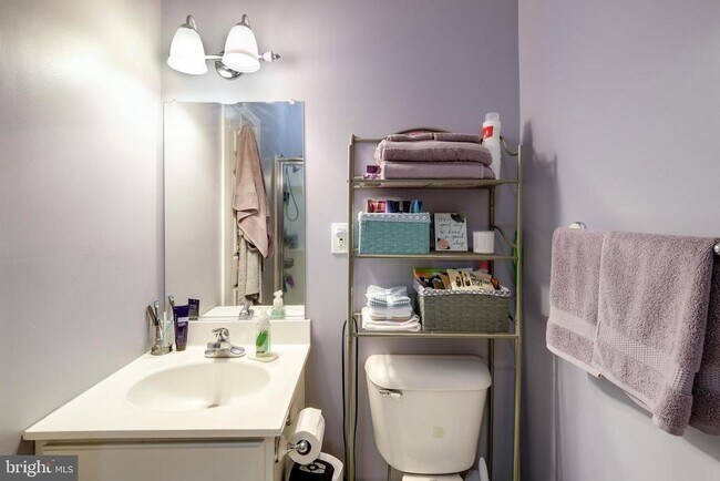 Building Photo - 22 N Main St