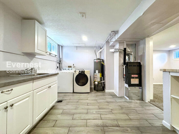 Building Photo - 2755 N Humboldt St