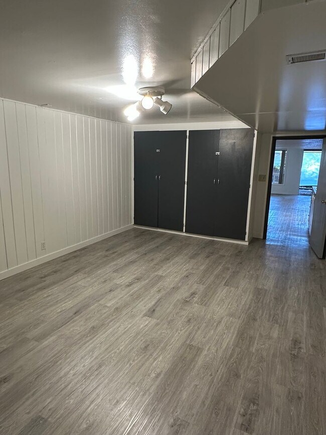 Building Photo - OS 1518