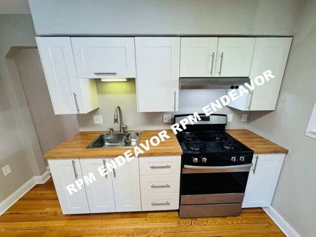 Building Photo - Modern Charm in University City: Your Ideal Rental Awaits!