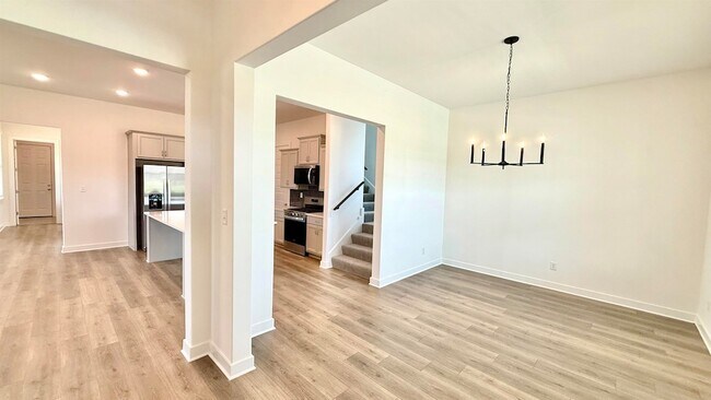 Building Photo - 5695 Pleasant Pk Pl