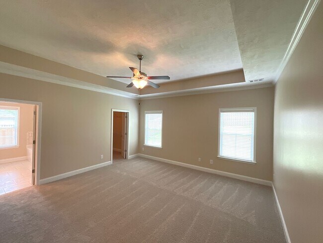 Building Photo - ****Rent Special***** 50% off the first re...