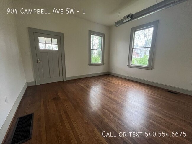 Building Photo - 904 Campbell Ave SW